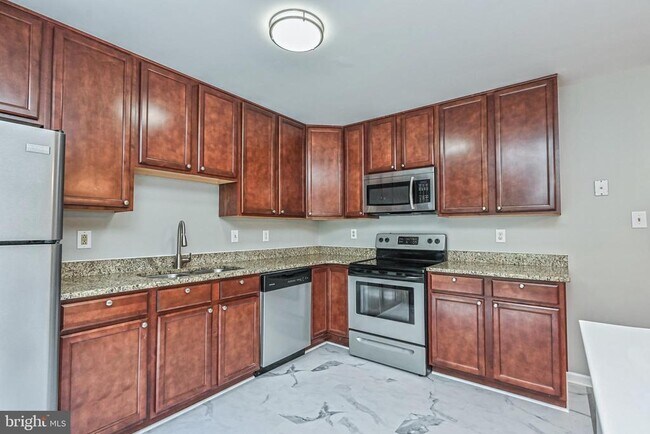 Building Photo - 105 Sunny Hill Ct