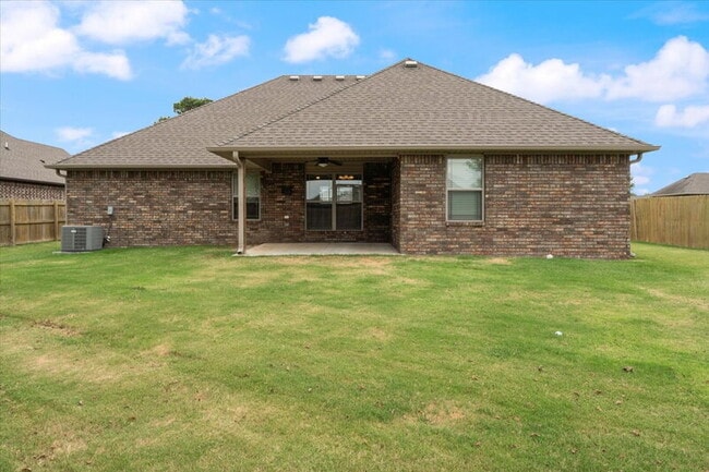 Building Photo - 205 Ross Salvage Rd