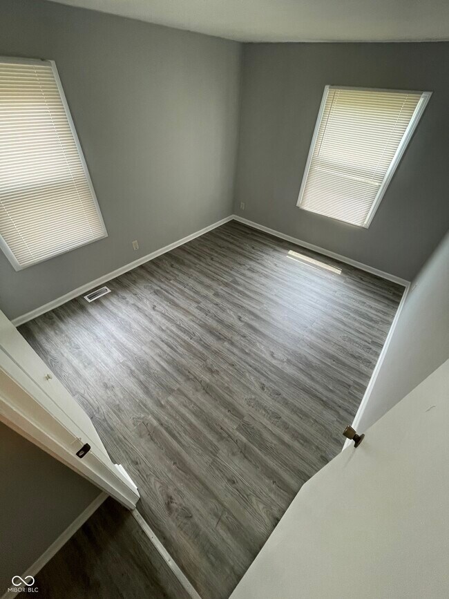 Building Photo - 7848 Souter Dr