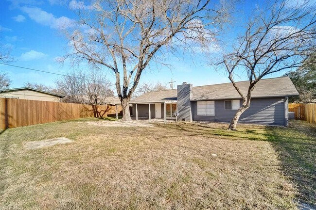 Building Photo - 8414 Staunton Dr