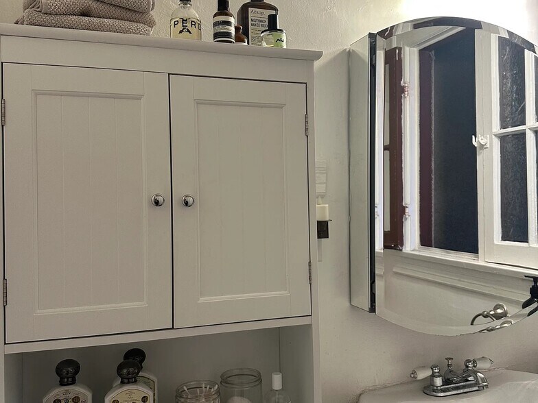 Building Photo - 725 Washington Blvd