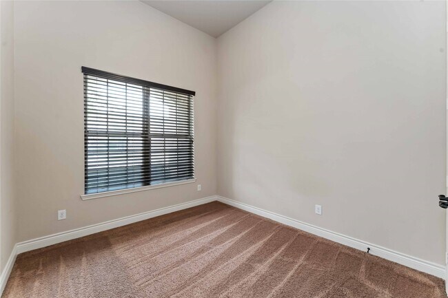Building Photo - 9010 Centennial Dr