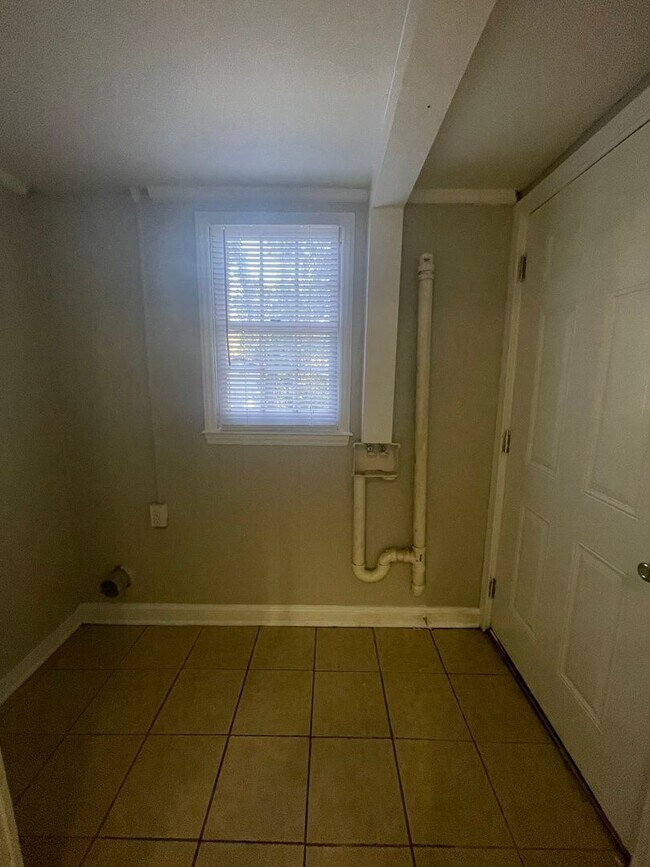 Building Photo - Adorable 3 bedroom 1 bath home with a carport . Located in Rock Hill