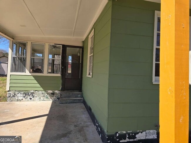 Building Photo - 2101 Hwy 81