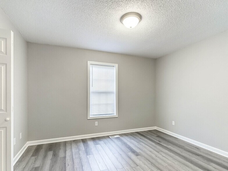 Building Photo - 754 Old Stage Rd