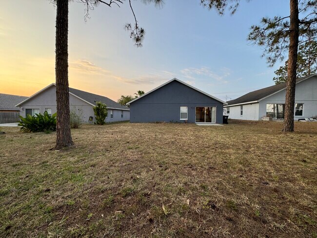 Building Photo - 322 Halstead Dr