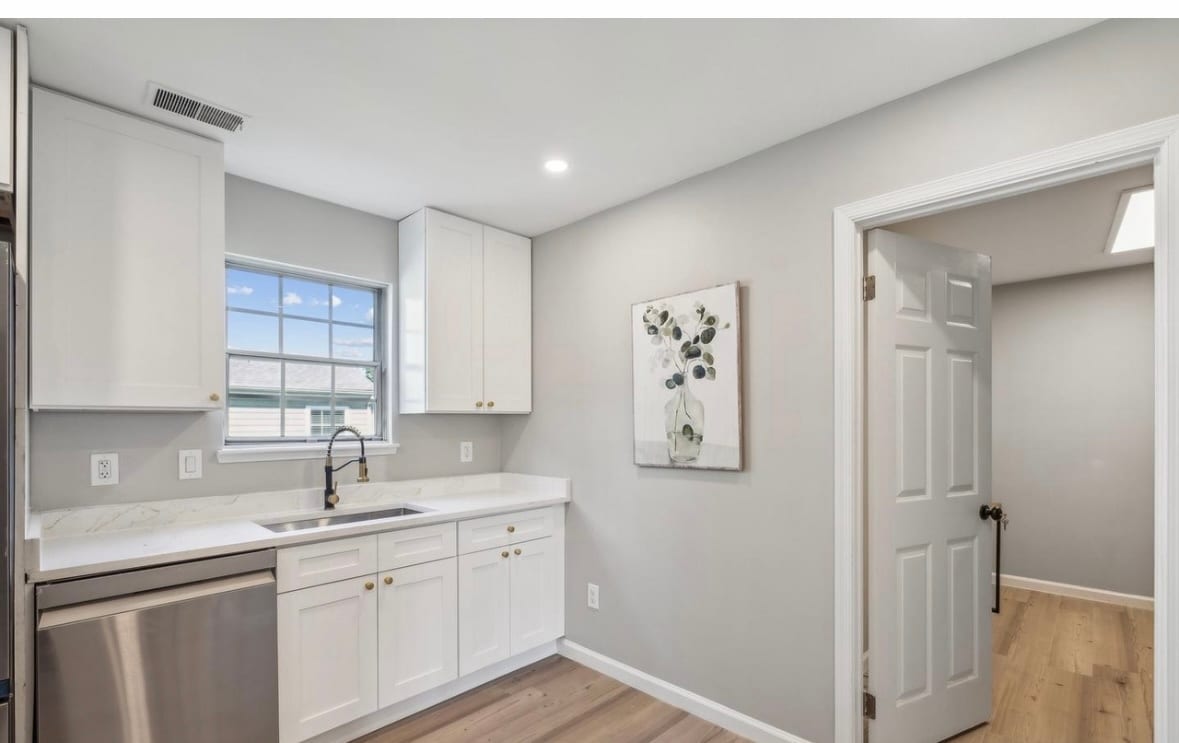 Building Photo - 13512 Apple Barrel Ct