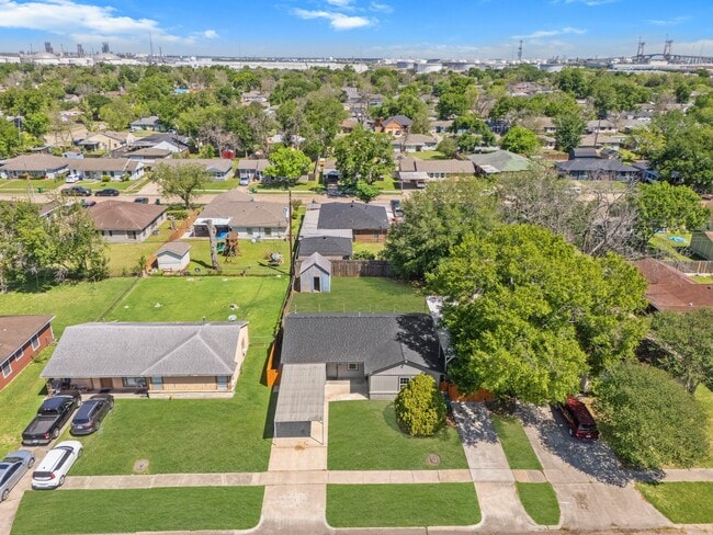 Building Photo - 3209 Chestershire Dr