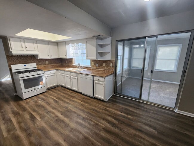 Building Photo - 1366 Heritage Glen Dr