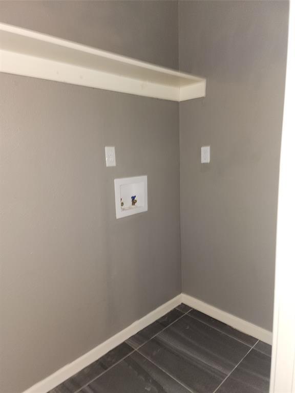 Building Photo - 1347 Greenoak Dr