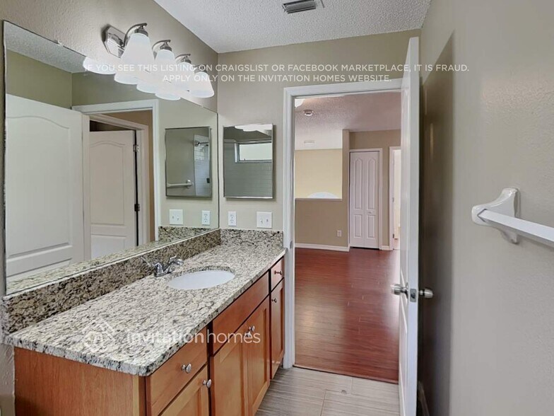 Building Photo - 1041 Grand Canyon Dr