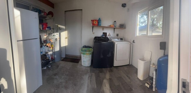 Building Photo - 13619 57th Pl N