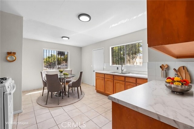 Building Photo - 207 Flora St