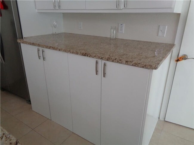 Building Photo - 210 E 32nd St