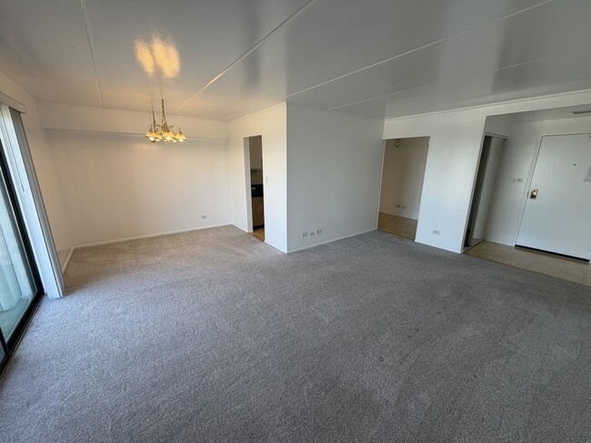 Building Photo - 6340 Americana Dr