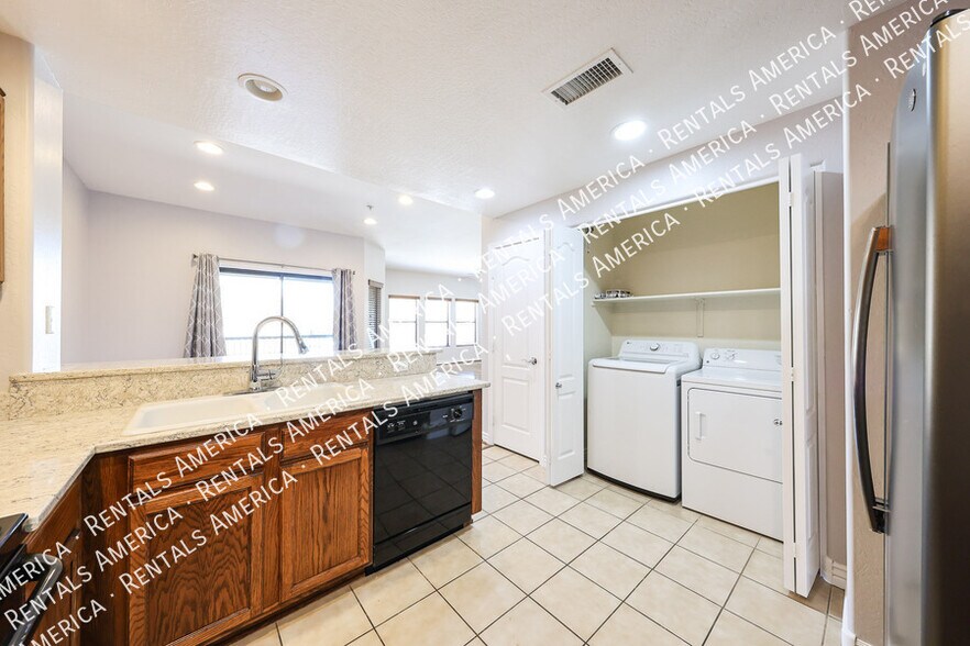 Building Photo - 21320 N 56th St