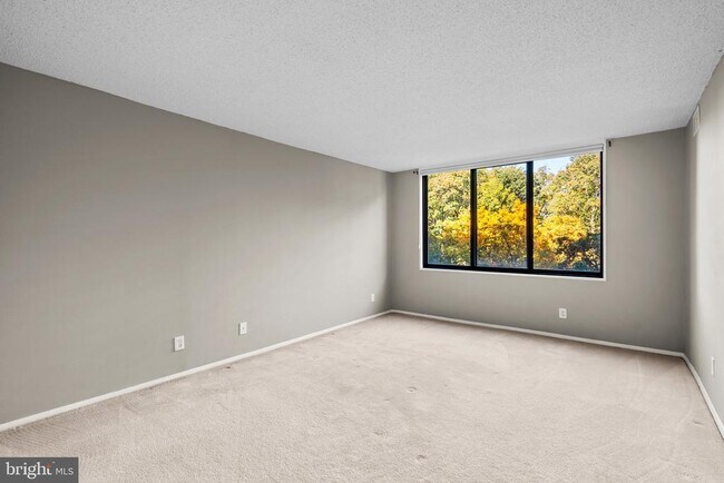 Building Photo - 5225 Pooks Hill Rd