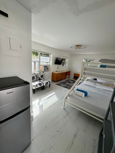 Building Photo - 1260sw SW 32nd St