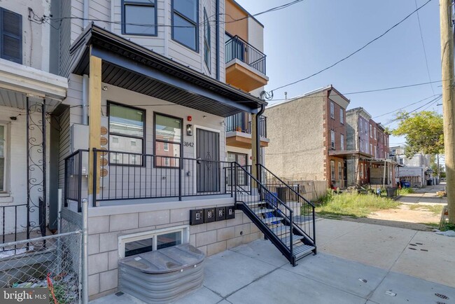 Building Photo - 3842 Fairmount Ave