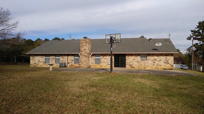 Building Photo - 133 Janice Ln