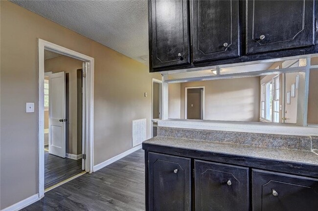 Building Photo - 1640 Kitchens Rd