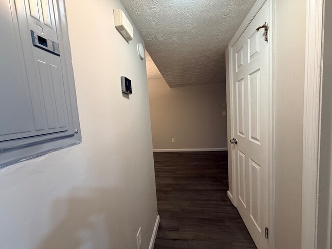 Building Photo - 3810 Kensingwood Trace