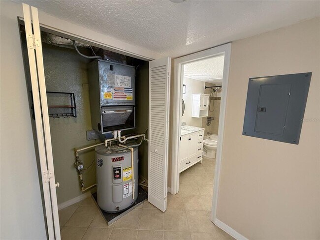 Building Photo - 6100 Gulfport Blvd S