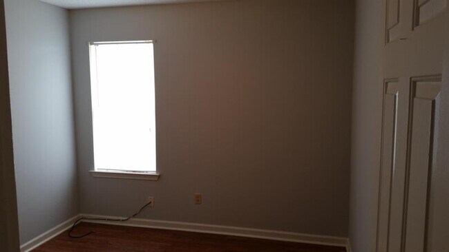 Building Photo - 5428 Gardendale St