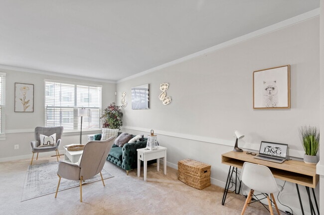 Building Photo - 202 Shamrock Dr