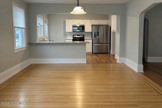 Building Photo - 4 Spring St