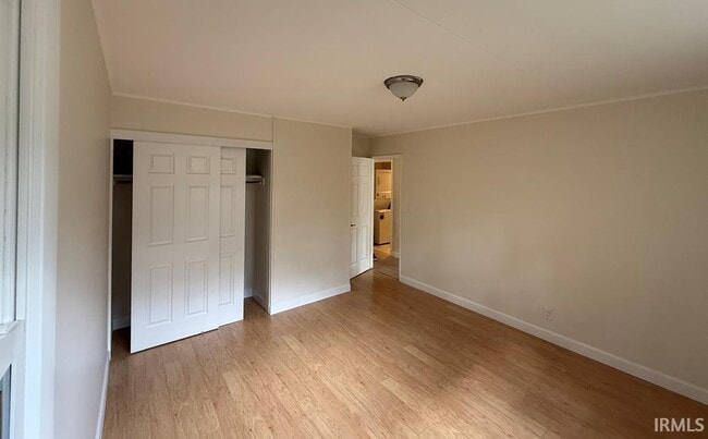 Building Photo - 1111 Riverton Dr