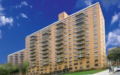Primary Photo - 2010 - 2040 Bruckner Blvd