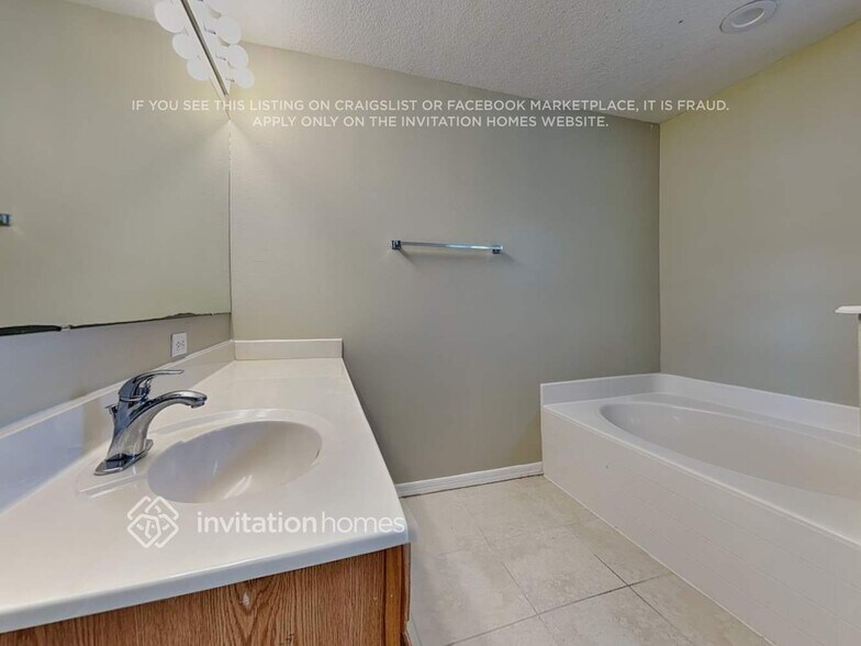 Building Photo - 1130 St Tropez Ct