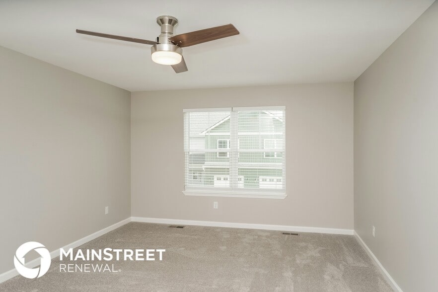 Building Photo - 2064 N Sarah Dr