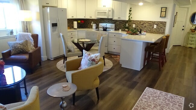 Kitchen - 2480 Chama Ave