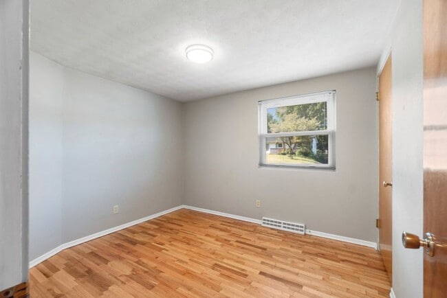 Building Photo - Beautiful House in Cape