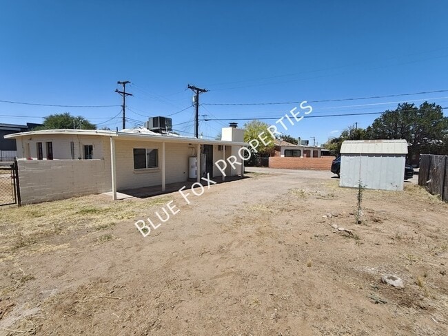 Building Photo - 3020 N Park Ave