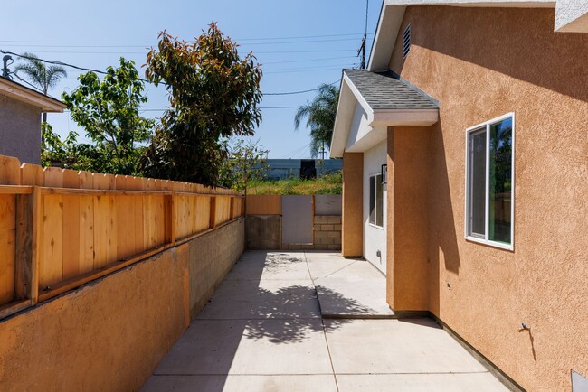 Building Photo - Brand-New Construction! Stunning 3 Bed, 2 ...