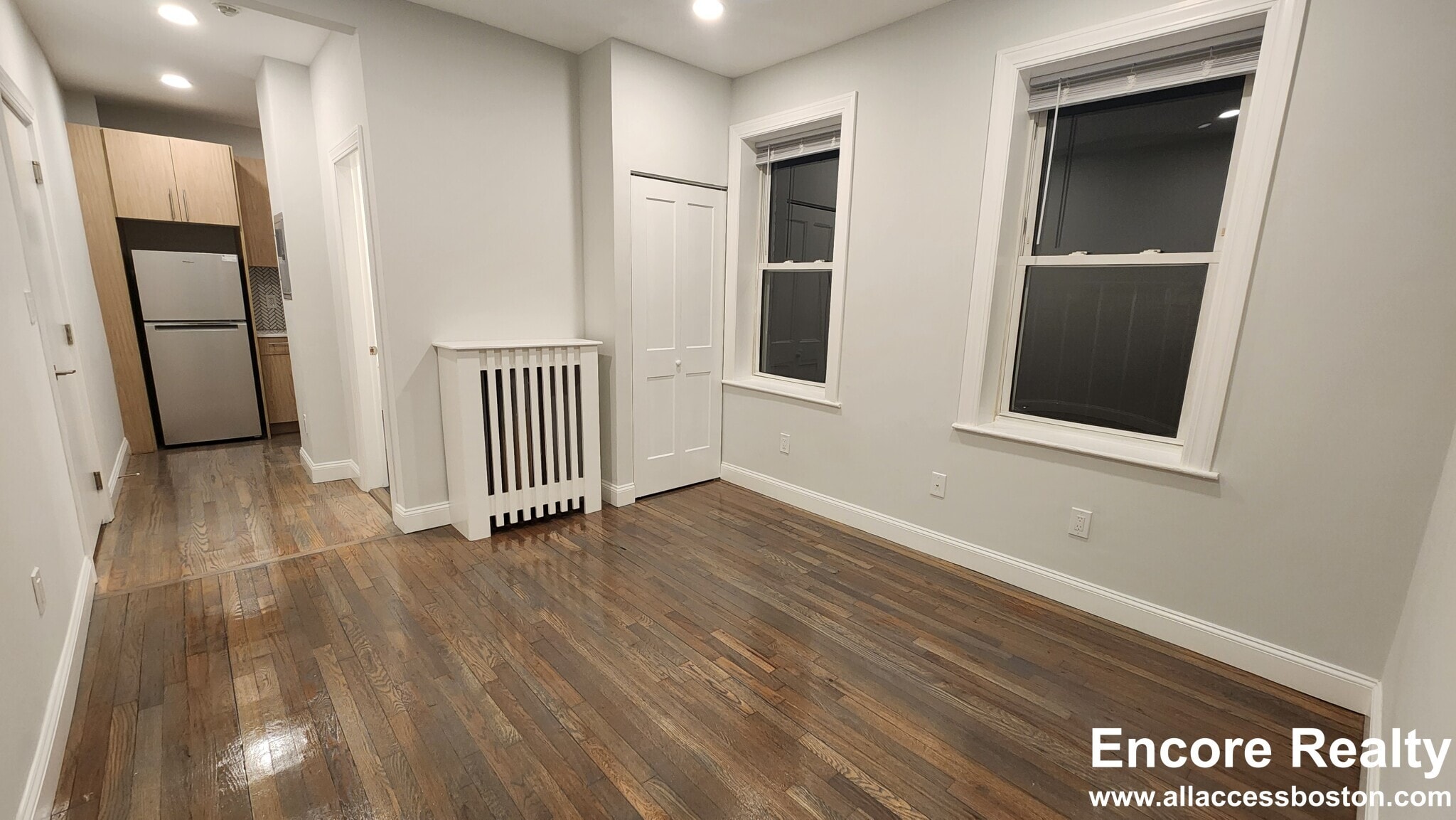 Building Photo - 112 Park St