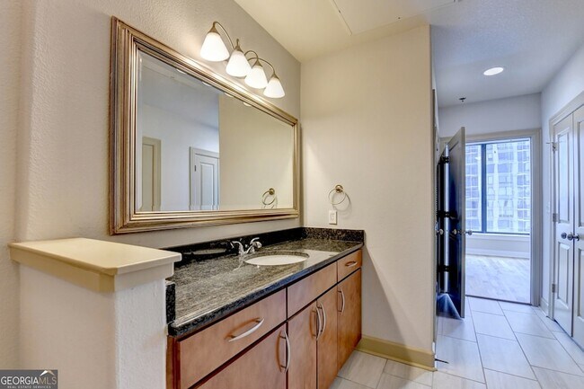 Building Photo - 3445 N Stratford Rd NE