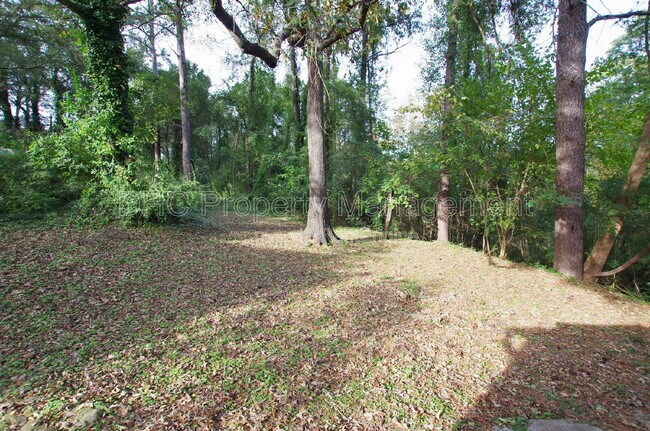 Building Photo - 892 Midway St SE