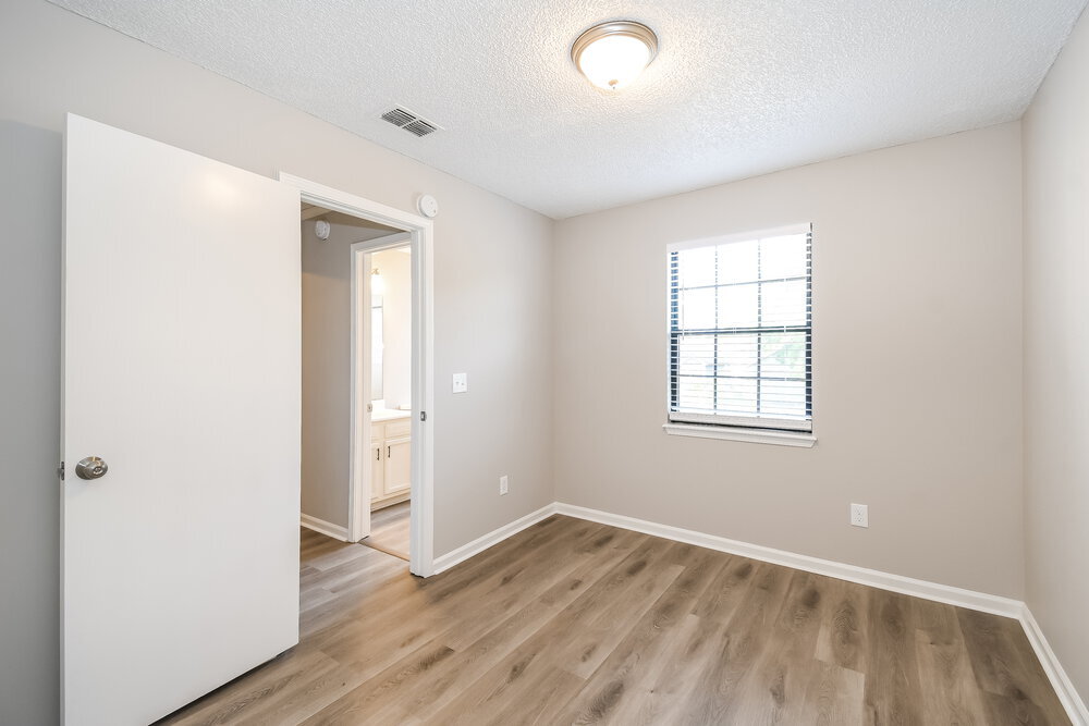 Building Photo - 1283 Independence Dr