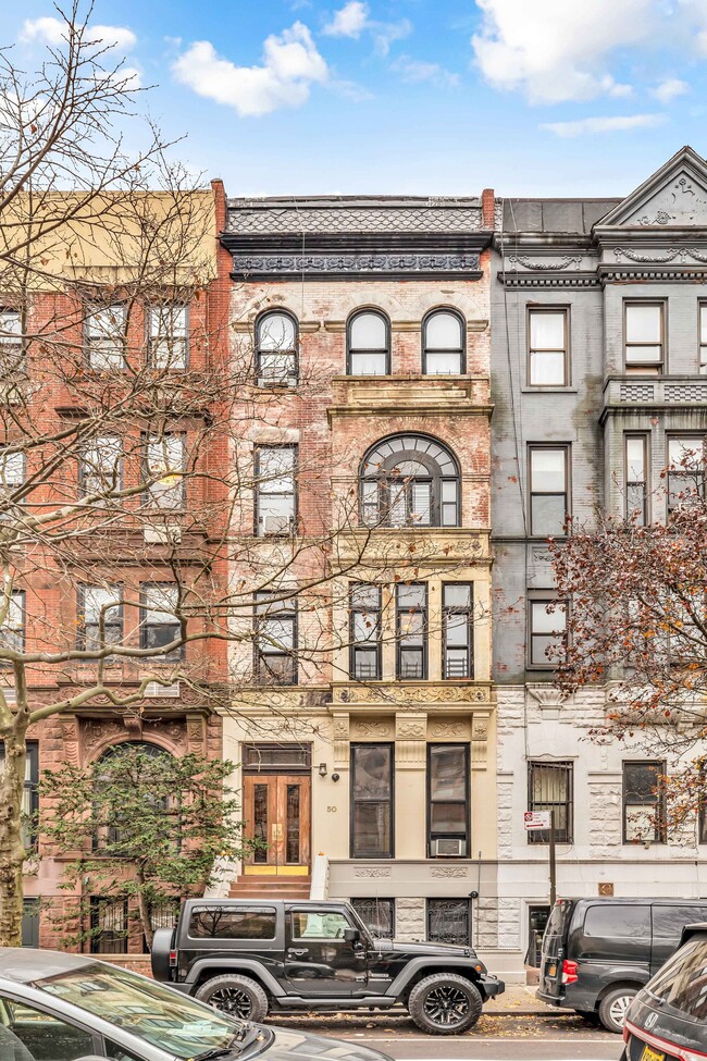 Building Photo - 50 W 91st St