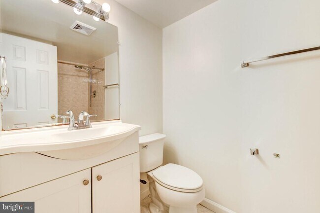 Building Photo - 6022 Phlox Ct