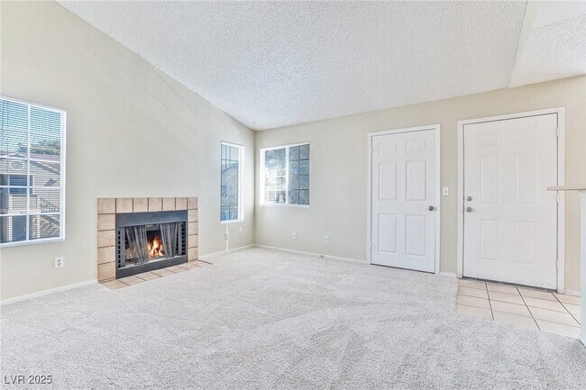 Building Photo - 2685 Jennydiane Dr