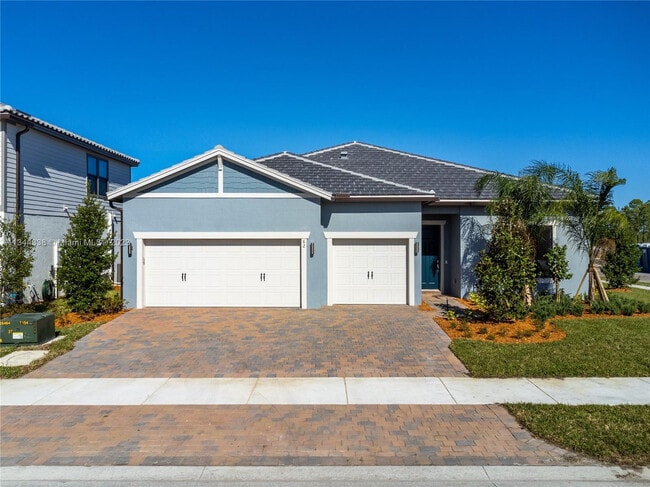 Primary Photo - 627 SE Boboli Way