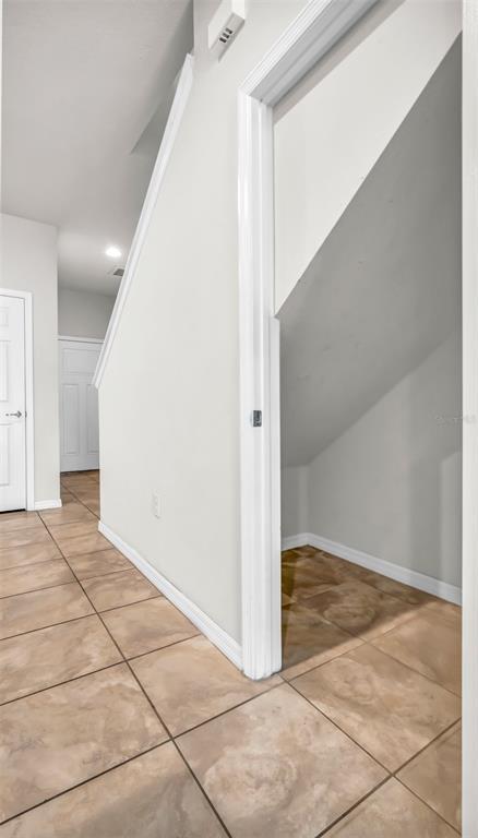 Building Photo - 9153 Hillcroft Dr