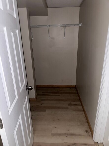 Master bedroom walk-in closet - 5345 Orchard Pl