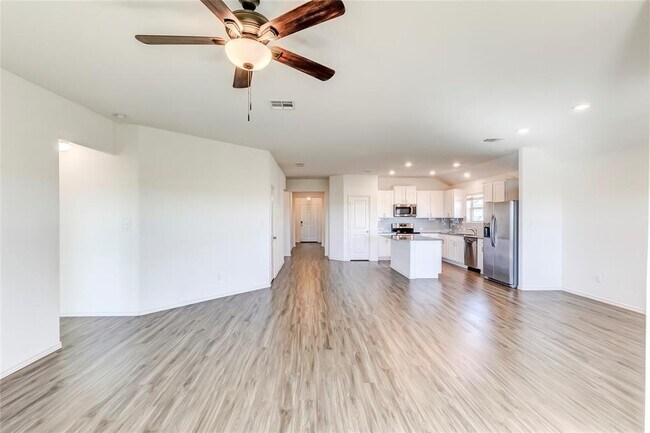 Building Photo - 730 Carol Dr