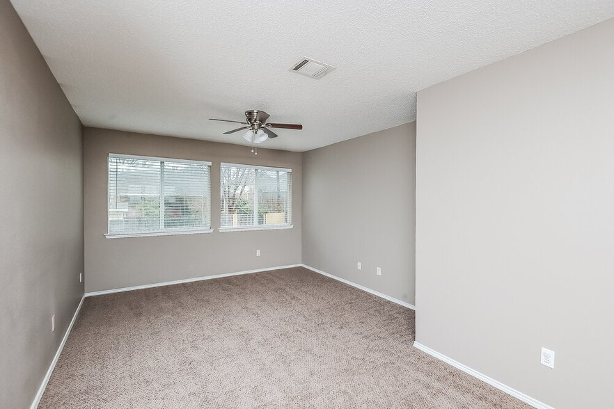 Building Photo - 4805 Barnhill Ln